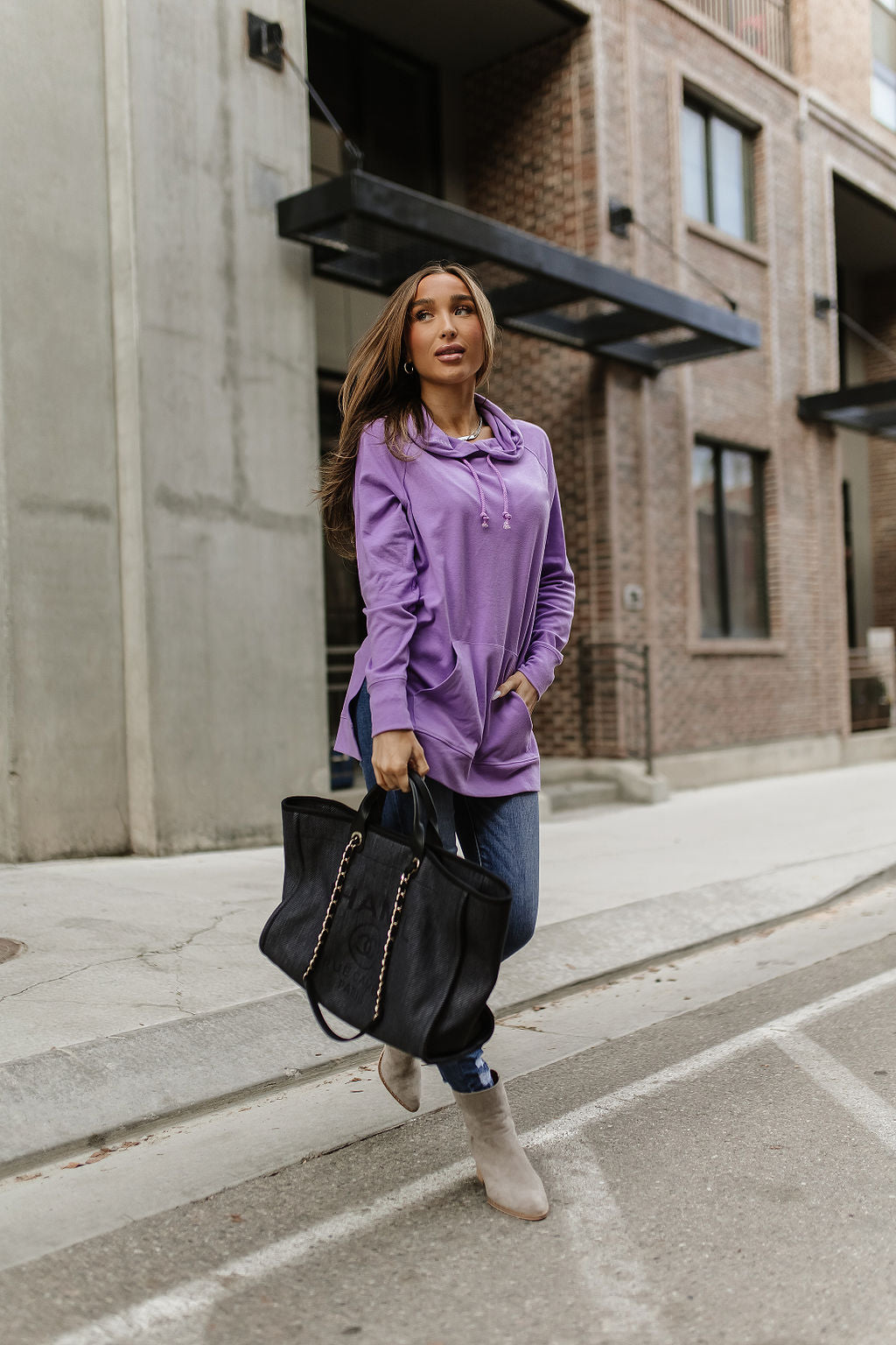 Ampersand Side Slit Hoodie