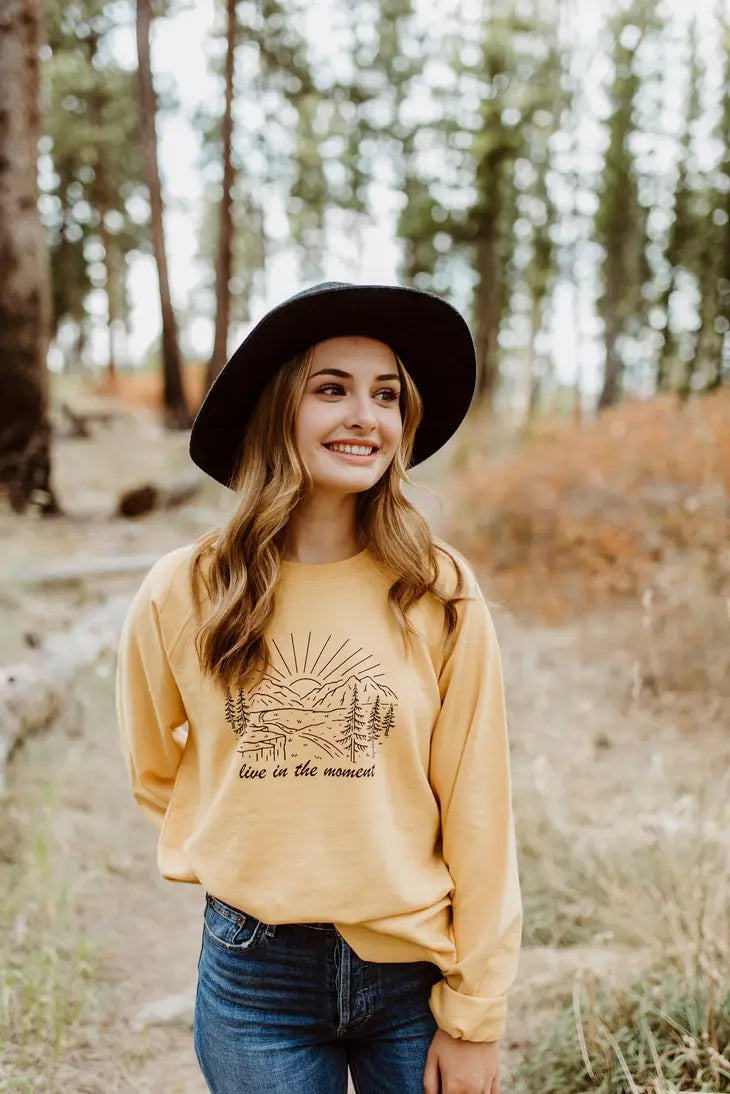 Live in the Moment Crewneck Sweatshirt