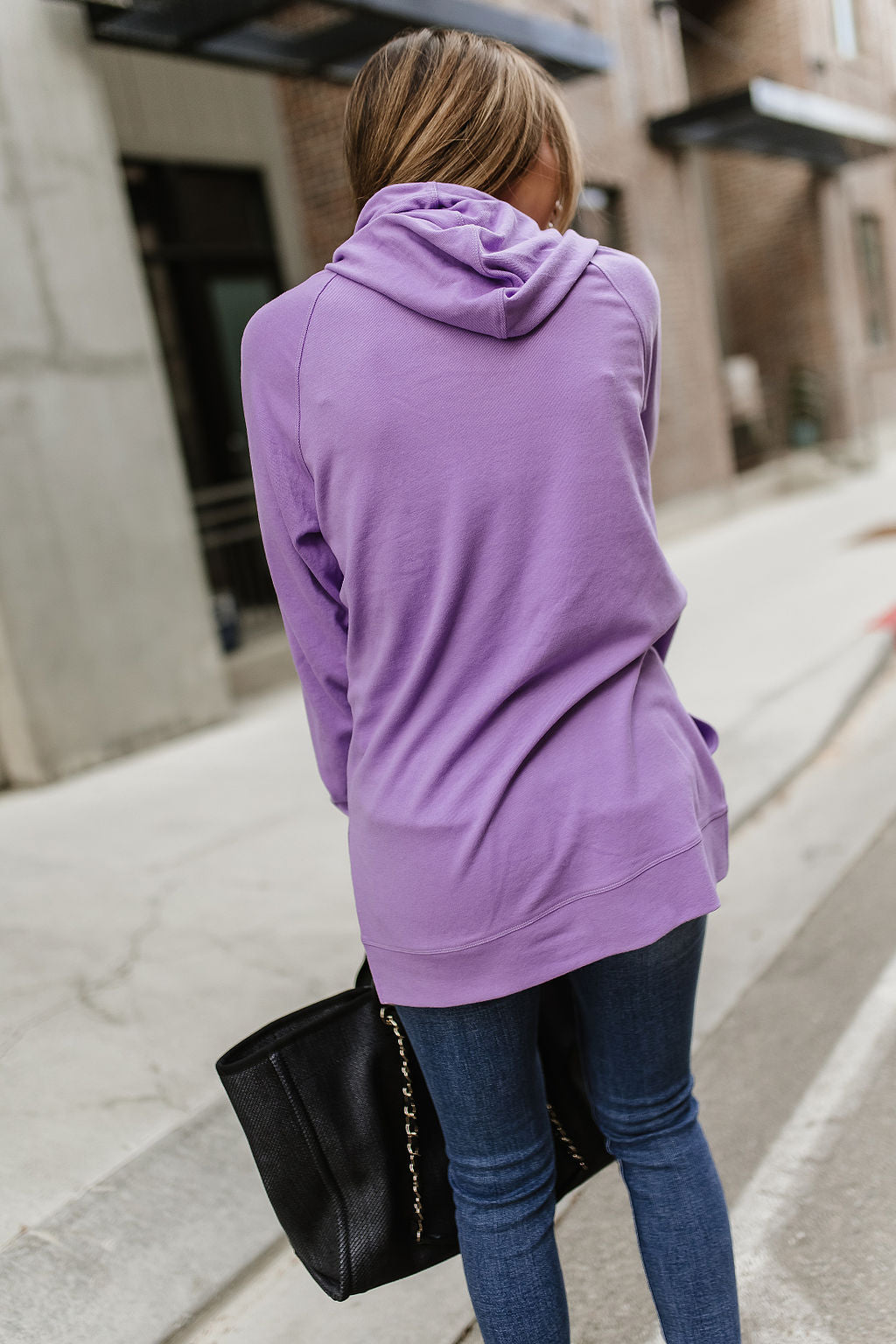 Side slit outlet hoodie