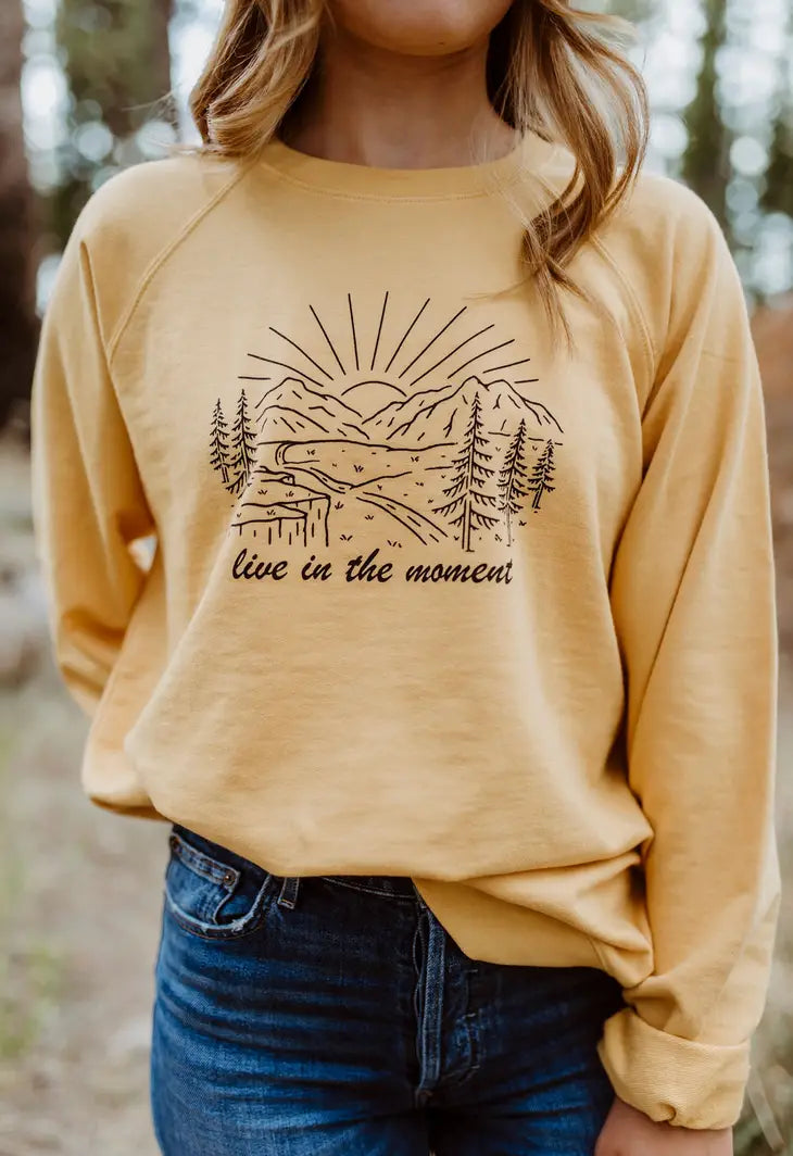 Live in the Moment Crewneck Sweatshirt